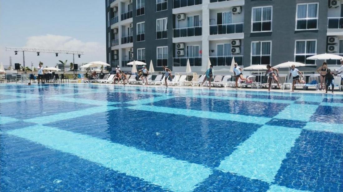 Antalya'da deniz manzaralı satılık turizm tesisi (5 yıldız)