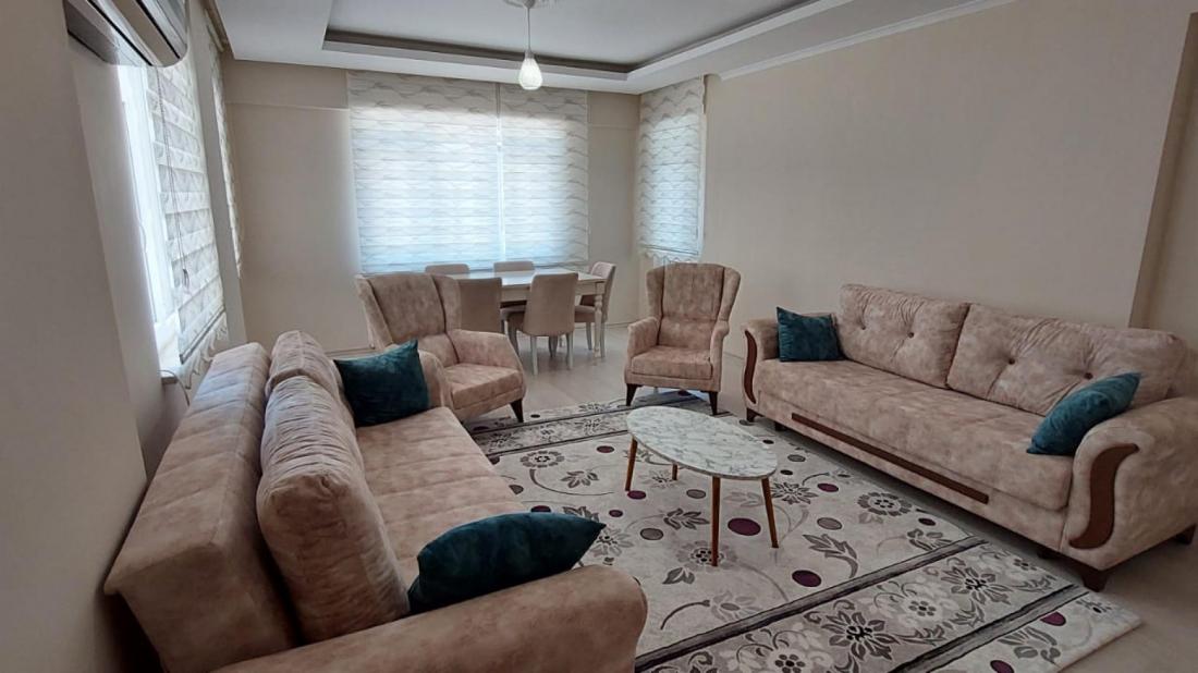 Liman Konyaaltı'nda satılık üç yatak odalı mobilyalı daire