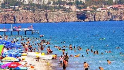  جمال شواطئ أنطاليا يجعلها مقصد لكل السياح المحليين و الأجانب
